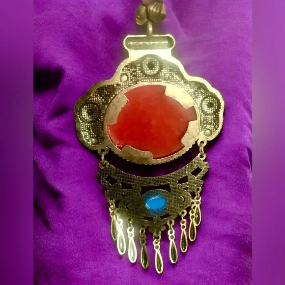 Vintage Mongolian Large Pendant Dangle Necklace with Wood Beads 22” Long - Picture 3 of 3